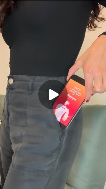 Si, con Winelivery hai sempre un barman in tasca! Si chiama Otto! 🍸 Immagina: i tuoi amici si auto invitano all’ultimo da te per un drink e in casa ti sono rim